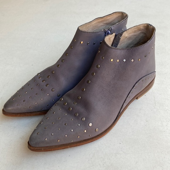 FREE PEOPLE | Women’s 38 Periwinkle Studded Leather Western Boho Ankle Boots - Picture 3 of 13